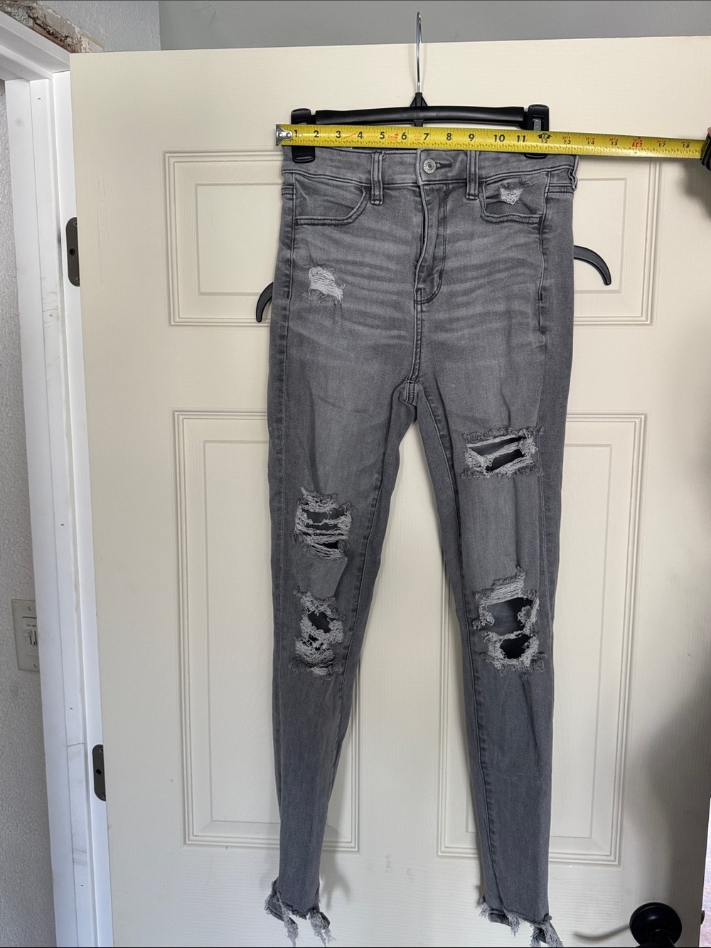 American Eagle Outfitters Grey Distressed Skinny Jeans